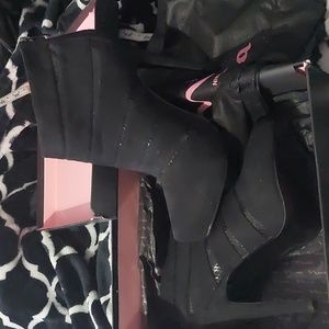 NIB Nina Black Bootie Halzey‎ Size 11